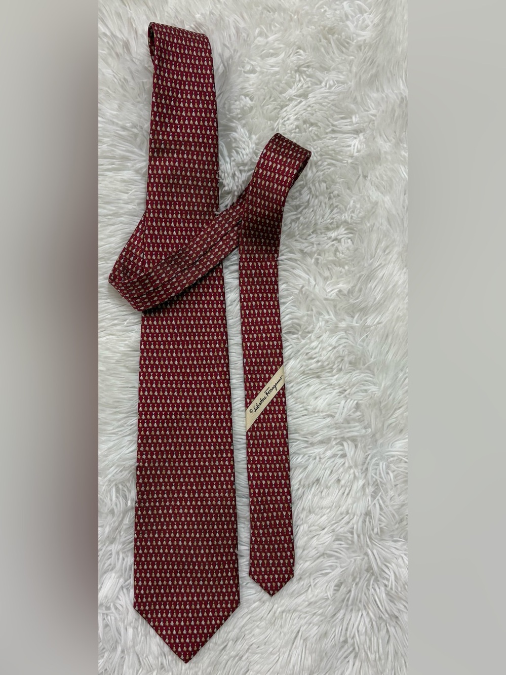 Salvatore Ferragamo Red Silk Tie with Gold-Cream Micro Pattern - Picture 8 of 9